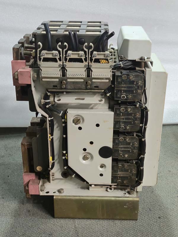 AEG ME1007H AIR CIRCUIT BREAKER 1000A-4 AEG ME1007H AIR CIRCUIT BREAKER 1000A