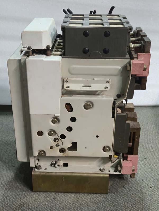 AEG ME1007H AIR CIRCUIT BREAKER 1000A-7 AEG ME1007H AIR CIRCUIT BREAKER 1000A