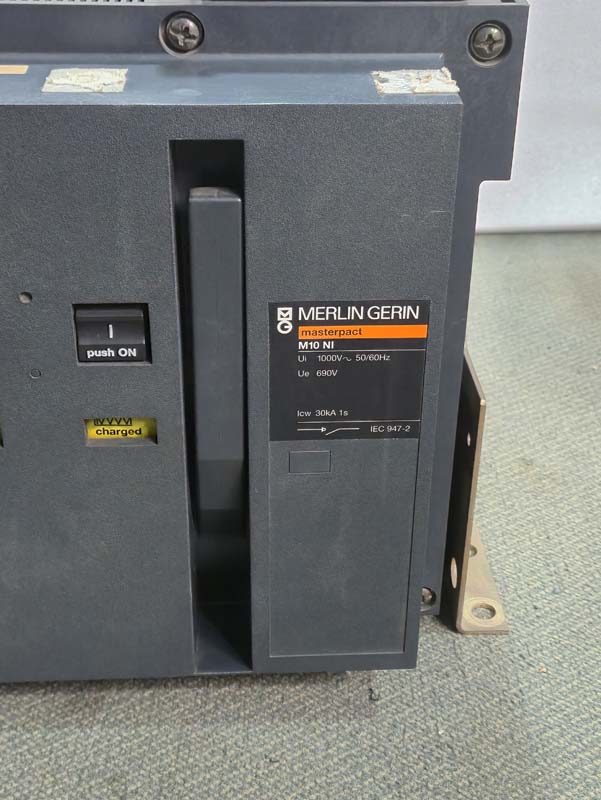 MERLIN GERIN M10NI AIR CIRCUIT BREAKER 1000A