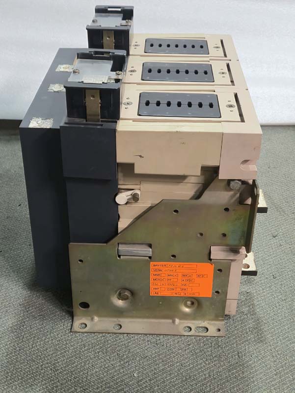 MERLIN GERIN M10NI AIR CIRCUIT BREAKER 1000A