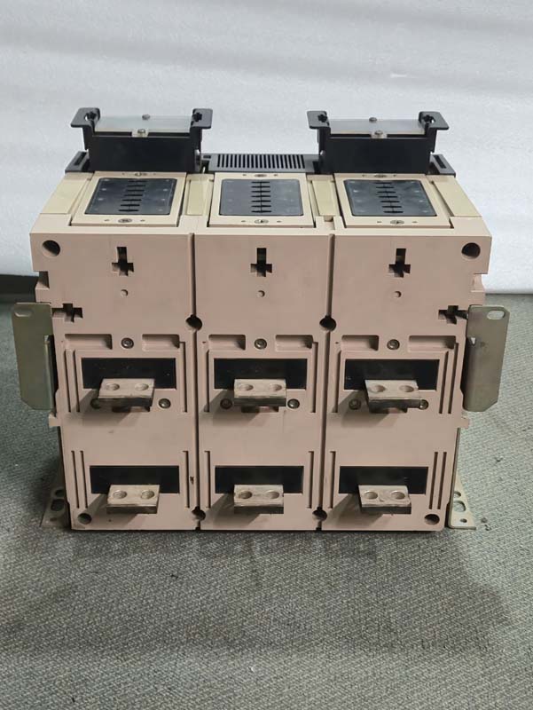 MERLIN GERIN M10NI AIR CIRCUIT BREAKER 1000A