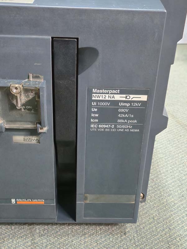 MERLIN GERIN NW12NA AIR CIRCUIT BREAKER 1200A-1