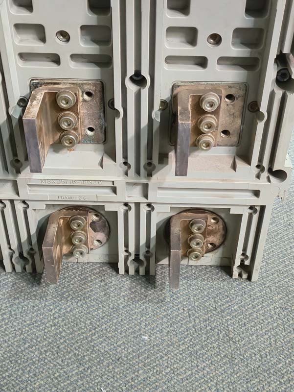 MERLIN GERIN NW12NA AIR CIRCUIT BREAKER 1200A-12