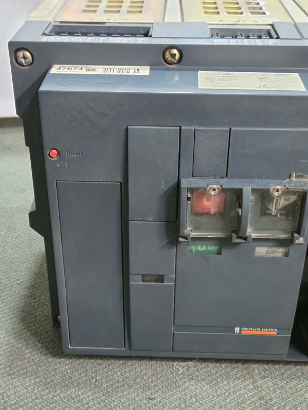 MERLIN GERIN NW12NA AIR CIRCUIT BREAKER 1200A-12