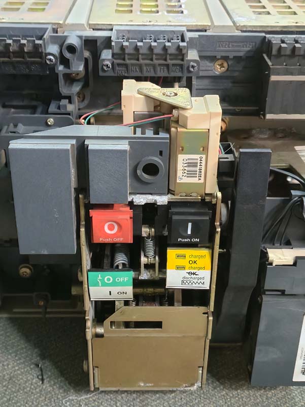 MERLIN GERIN NW12NA AIR CIRCUIT BREAKER 1200A-12
