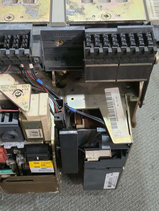 MERLIN GERIN NW12NA AIR CIRCUIT BREAKER 1200A-12