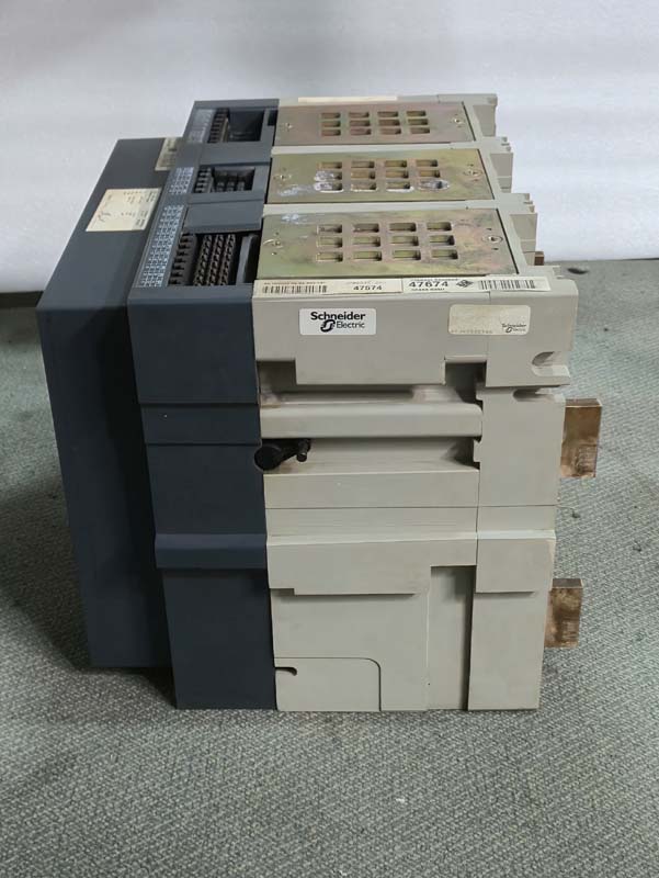 MERLIN GERIN NW12NA AIR CIRCUIT BREAKER 1200A-12