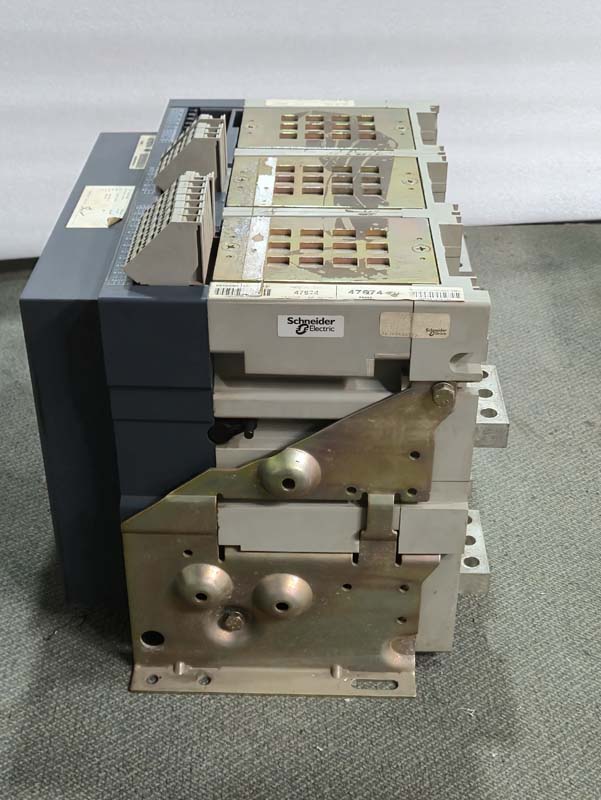 MERLIN GERIN NW16NA AIR CIRCUIT BRAKER 1600A-11