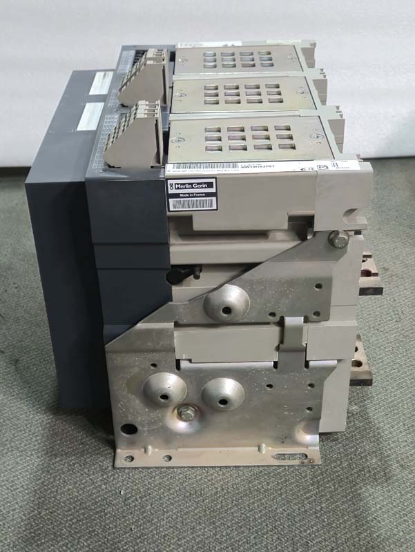 SCHNEIDER ELECTRIC NW10HA AIR CIRCUIT BREAKER 1000A