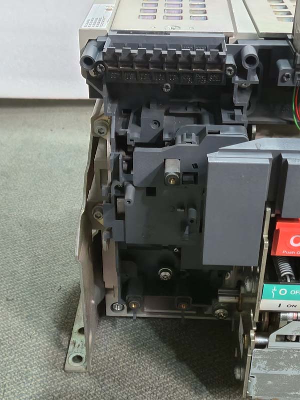 SCHNEIDER ELECTRIC NW10HA AIR CIRCUIT BREAKER 1000A