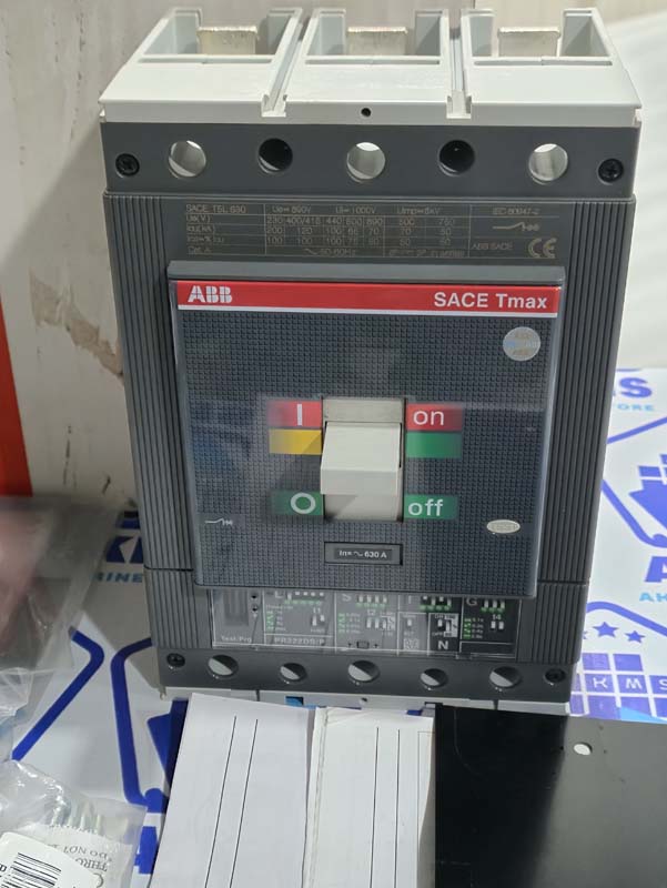 ABB TMAX T5L630 CIRCUIT BREAKER 630A-1 ABB TMAX T5L630 CIRCUIT BREAKER 630A